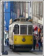 Wagen 143 auf City Tour auf einem sehr steilen Abschnitt der Linie 22 hinter der Igreja dos Clrigos.