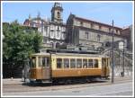 Vor der Igreja de S.Francisco in Infante wartet ein gut besetztes Tram (hier Electrico genannt) auf die Abfahrt nach Passeio Alegre. (15.05.2011)