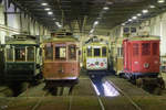 Die Werkstatthalle der Straßenbahn von Porto in einer kühlen Nacht im Januar 2017.