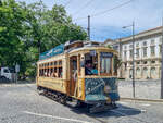 STCP Historische Straßenbahn Porto Linie 18 in der temporären Endstation Clerigos, 22.05.2025.