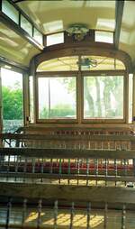 Sintra__Tram Bahnhof-Atlantico__Innenansicht offener Sommerwagen Nr 6.__06-1999
