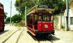 Sintra__Tram Bahnhof-Atlantico__Tw 1 in der Ausweiche beim Depot, unterhalb Bahnhof Sintra.__06-1999