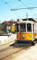 Porto Elétricos__Tw 222 an der provisorischen Endstation 'Infante'.__06-2000