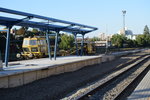 Modernisierungarbeiten im Bahnhof Targu Mures. Diese Gleisbaumaschine befand sich am neu gebauten Bahnsteig zwischen Gleis 2 und 3 am 27.08.2016.
