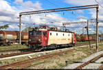 410 029-9 (91 53 0 410 029-9 RO-SNTFC) setzt im Bahnhof Brașov (RO) um.