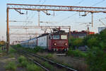 410 892-0 fährt mit dem RE 5005 Ploiesti Sud - Bucuresti Nord durch Bucuresti Basarab Richtung Bucuresti Nord.