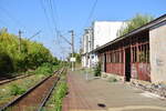 Blick auf den hinterem Bereich in den Bahnhofsteil Bucurest Pajura. Rechts sieht man den Wartebereich welcher einst auch mal Fenster und Türen hatte. Fahrgäste sucht man hier vergebens.

Bukarest 08.09.2025