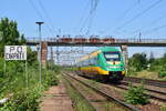 Triebzug 5714 rauscht als IR 11532 Brasov - Bucuresti Nord durch Carpati in Richtung Bucuresti Nord.