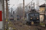 Drei E-Loks der Baureihe 41, von drei verschiedenen Eisenbahnunternehmen (CFR Marfa, GFR und TFG) warten am 29.12.2015 im Bahnhof Drobeta Turnu Severin.