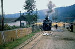 Feierabend: Nach getaner Arbeit fährt 764-449 der Waldbahn Moldovita an einem Augustabend 1992 zurück ins Depot.