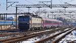 E-Lok 91-53-0-410241-0 mit IR-Garnitue kurz nach Verlassen des Nordbahnhofs Bukarest