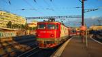 E-Lok 91-53-0-410806-0 mit IR-Garnitur am 26.09.2018 im Nordbahnhof Bukarest