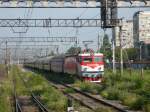 CFR- Ellok der Baureihe 47, abgestellt in Bukarest vor der Einfahrt zum Nordbahnhof