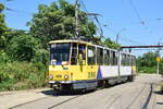 Triebwagen 101 r�ckt aus dem  Depot aus auf die Linie 101. Beachtenswert ist die alte Rollbandanzeige mit alten Zielen aus Potsdam.

Ploiesti 30.07.2026