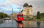 Duewag GT 6, Wagen 240, überquert die Kreuzung vor der orthodoxen Kathedrale von Arad (RO).