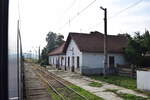 Blick auf den Bahnhof Beia bei der Durchfahrt aus dem Nachtzug Dacia nach Bukarest.