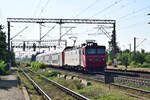 410 257-6 rauscht mit ihrem Dostogleiderzug als RE durch Bucuresti Triaj Richtung Ploiesti.