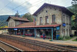 Empfangsgebäude des Bahnhofs Azuga (RO) auf der Hauptachse Ploiești–Brașov.