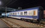 Dieser aus Cluj-Napoca (RO) kommende Liegewagen mit der Bezeichnung  AcBcmee  (61 53 40-70 001-7 RO-CFR) wird gleich noch an den Nachtzug 346  Dacia  Bucureşti Nord (RO)–Wien Hbf (AT)