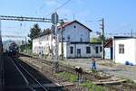 Einfahrt in den Bahnhof Rupea wo wir einen Regionalzug abwarten mussten.