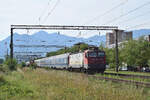 410 030-7 erreicht mit ihrem IR 1680 Constanta - Brasov die Stadtgrenzen von Brasov.