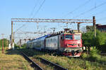 410 587-8 vom Depot Ploiesti rauscht mit dem R 3022 Brasov - Bucuresti Nord durch Basarab in Richtung Bucuresti Nord.

Bukarest 03.08.2026