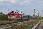 450 051-2 zieht den IR 1594 Craiova - Bucuresti Nord durch Bucuresti Noi in Richtung Bucuresti Nord.