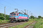 Nachdem der R 10429 den Bahnhof verlassen hat durfte 400 733-8 endlich umsetzen und fuhr wieder zur�ck in Richtung Ploiesti Sud.