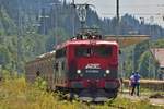 E-Lok 91-53-0-425576-2 mit Regio im Bahnhof Predeal am 16.08.2017