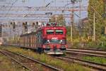 E-Lok 91-53-0-425581-2 nähert sich mit Regiogarnitur der Regiotrans ans Richtung Brasov am 22.10.2017 dem Nordbahnhof Bukarest.