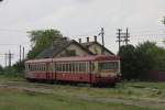 Sanicolaul (Rumnien) am 10.05.2010
Ein ehemaliger VT der SNCF ex XBD 97-0525 steht im Einsatz fr Regio Trans im rumnischen Nahverkehr und wartet hier im Bahnhof auf seine nchste Fahrt.