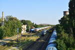 Nachschuss auf 962 084 als R 9711 Bucuresti Progresul - Giurgiu im Bahnhof Jilava. Rechts sieht man den 1935 gebauten Wasserturm vom Bahnhof Jilava. Aufgenommen von der Fußgängerbrücke. 

Jilava 09.09.2025