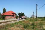 Im Bahnhof Budesti wird fast immer gekreuzt. Ausnahmen gab es 2017 nur wenige. So zum Beispiel am Vormittag, als der Regio aus Titan Sud nach Oltenita in den Bahnhof einfuhr. Am 06.06.17 war dieser gebildet aus 76 2410.