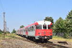 762 411-0 erreicht Bucuresti Sud aus Richtung Oltenita als R10287 nach Titan Sud. Im Hintergrund ist bereits der Gegenzug R10277 nach Oltenita zu sehen.

Bukarest 03.09.2025