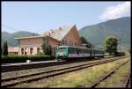 Diesel Triebwagen 97-0576-5 ex SNCF ist am 21.5.2015 aus Brasov im Endbahnhof Zarnesti angekommen.