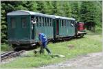 Hinter dem letzten Wagen wird wieder die Weiche für die Lok umgelegt.