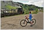 Die wiedrauferstandene Waldbahn im Tal ist noch etwas Besonderes und man merkt, dass sie nicht regelmässig in Betrieb ist. (14.06.2017)