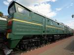 Die Diesellokomotive 2ТЭ10м-0501 im Eisenbahnmuseum von Moskau Anfang Mai 2016.