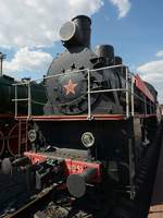 Die Dampflokomotive Эм 740-57 im Eisenbahnmuseum am Rigaer Bahnhof von Moskau (Mai 2016)