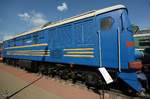 Die Diesellokomotive ТЭП10-186 im Eisenbahnmuseum von Moskau Anfang Mai 2016.