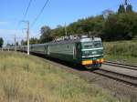 Die Elektrolokomotive EP1-077 mit dem Originalpersonenzug №9  Saratow  Saratow-Moskau, Saratow, 20.07.2008