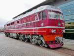 Die Weltrekordlok ТЭП80-0002, Baujahr 1989, im Russischen Eisenbahnmuseum in St. Petersburg, 4.11.2017 