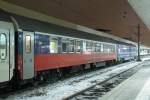 D 50472 (Russischer+Weirussischerwagen) von Basel SBB nach Moskau.Am 15.01.10 beim Halt in Mannheim Hbf.
