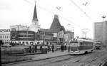 Moskau Tram__MTW-82A Nr.1231 und T3SU am 'Platz der 3 Bahnhöfe' vor dem Jaroslawler Bahnhof.__10_1977