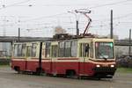 Straßenbahntriebwagen LWS-86 Nr. 1025 der Linie 25 in Kupchino, St. Petersburg, 12.11.2017 