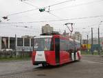 Straßenbahntriebwagen LM-99 Nr. 1408 in Kupchino, St. Petersburg, 12.11.2017 Zwei rote Lichter kennzeichnen die Linie 45.