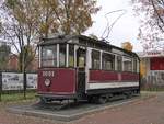 Der erste elektrisch betriebene Straßenbahntriebwagen #1031 der Linie 4, Baujahr 1907, steht vor dem Museum für elektrischen Transport in St.