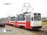 Tw 1575 des Typs LM-68M der St. Petrsburger Straenbahn in der Wendeschleife Kuptschino. Aufnahme Juni 2006.