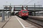 Am 30.08.2018 durchfährt 185 337 mit einem Güterzug den Bahnhof Malmö Syd in Richtung Osten.