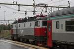 Am 18.07.2017 steht RE3964 nach Narvik im Bahnhof Luleå C.